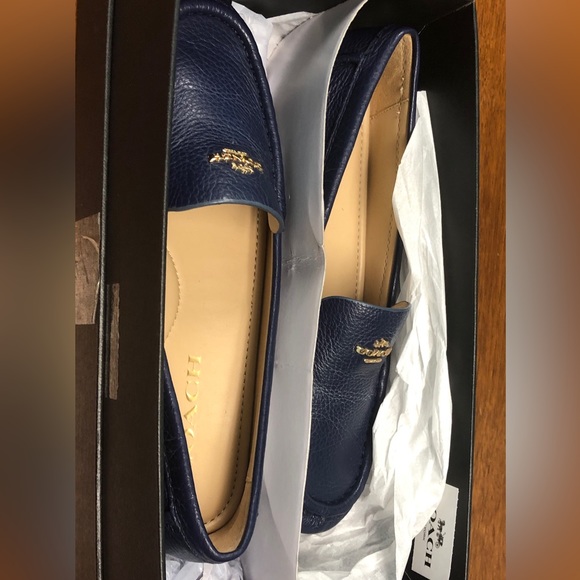 Coach Women’s Marley Driving Moccasin in True Navy NWT - Picture 2 of 3